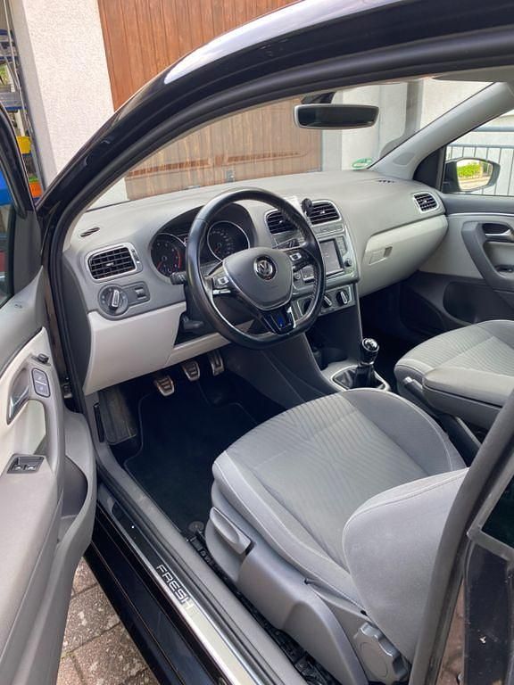 Gebraucht VW Polo Trendline 75 PS (55 kW) 2014 Schwarz Kleinwagen
