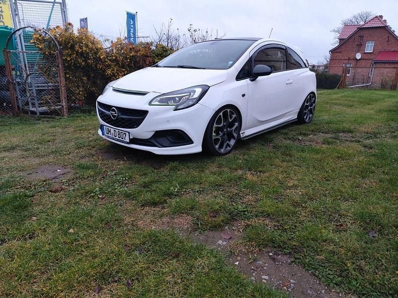 Weiß Gebraucht 2016 Opel Corsa OPC Kleinwagen | 9.500 € (Guter Preis) - Bild 1/4