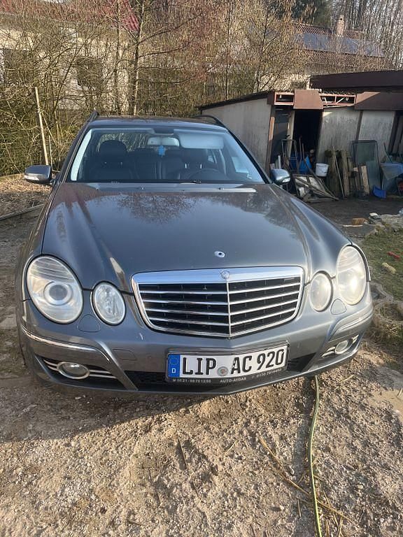 Gebraucht Mercedes E200 Classic 184 PS (135 kW) 2006 Grau Limousine