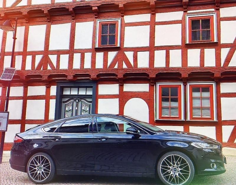 Gebraucht Ford Mondeo Titanium 211 PS (155 kW) 2017 Schwarz Limousine