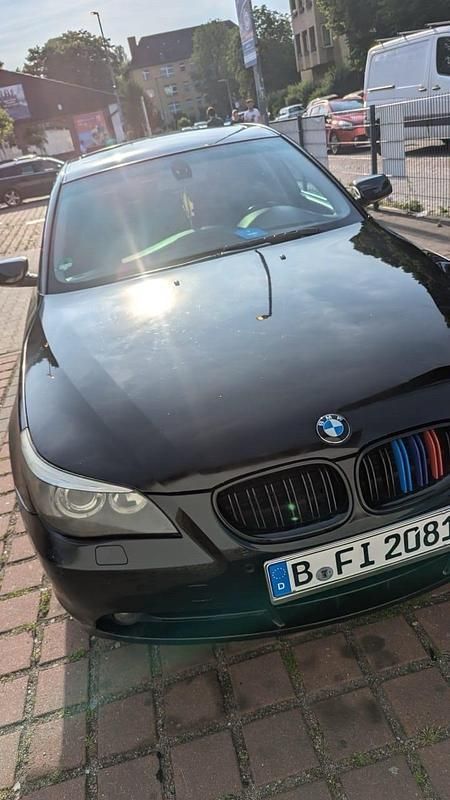 Schwarz Gebraucht 2006 BMW 530 Limousine | 3.300 € (Superpreis) - Bild 1/4