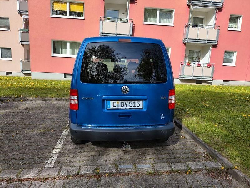 Usata VW Caddy 102 CV (75 kW) 2013 Blu Monovolume