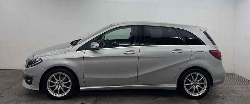 Gebraucht Mercedes B180 Urban 258 PS (189 kW) 2017 Silber Van / Kleinbus