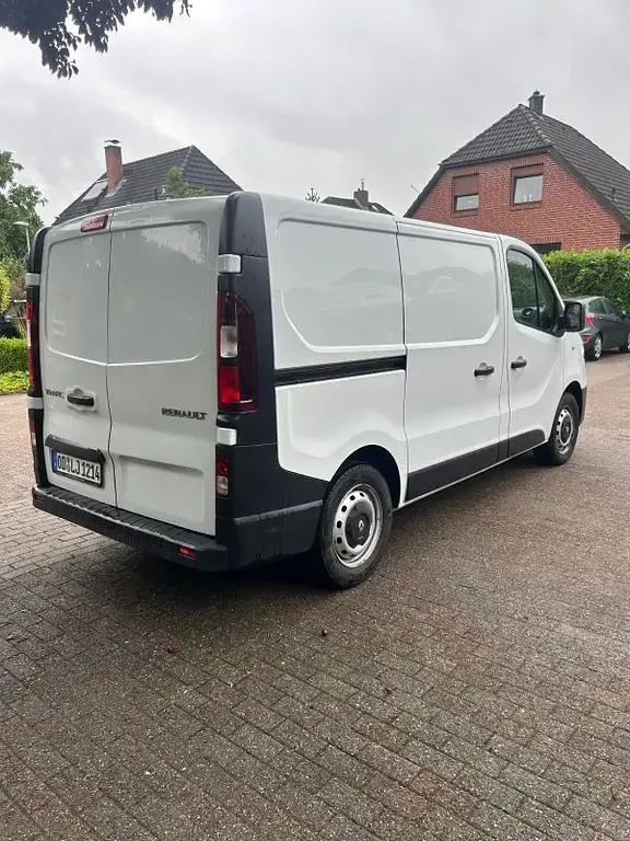 Gebraucht Renault Trafic 121 PS (88 kW) 2019 Weiß Van / Kleinbus
