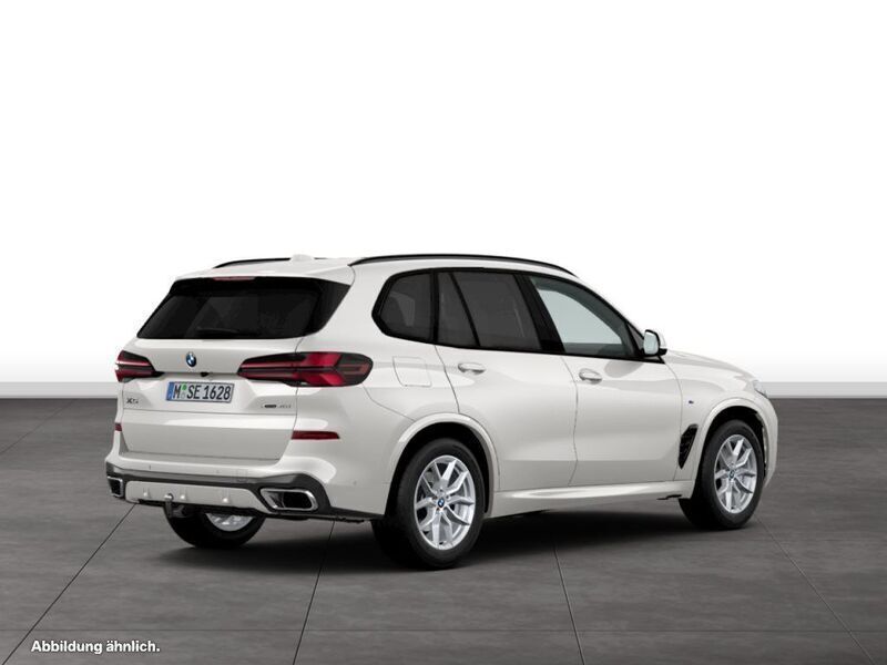 Mineralweiß metallic Gebraucht 2024 BMW X5 Comfort Edition SUV | 86.424 € (Fairer Preis) - Bild 1/1