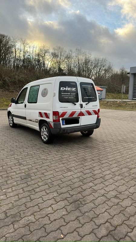 Gebraucht Peugeot Partner 75 PS (55 kW) 2009 Weiß Van / Kleinbus