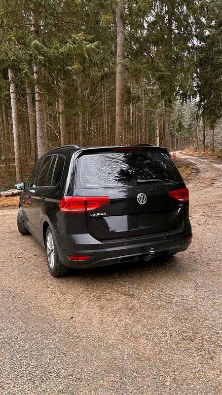 Gebraucht VW Touran 110 PS (80 kW) 2016 Schwarz Van / Kleinbus