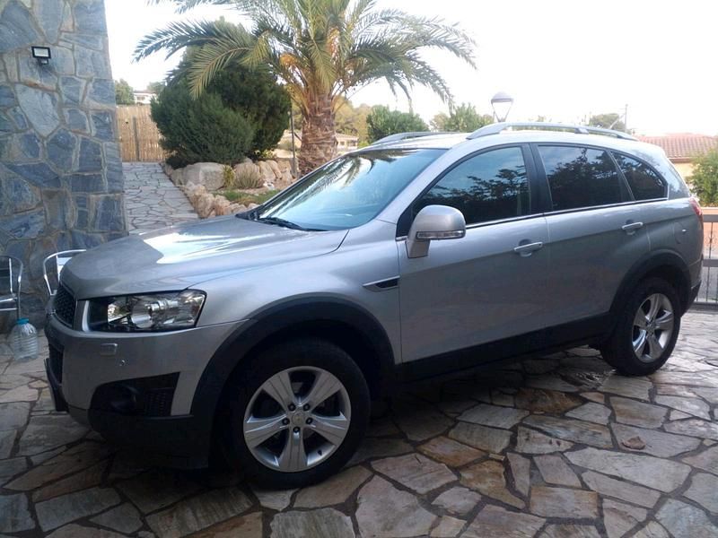 Silber Gebraucht 2013 Chevrolet Captiva SUV | 8.900 € (Etwas zu teuer) - Bild 1/4