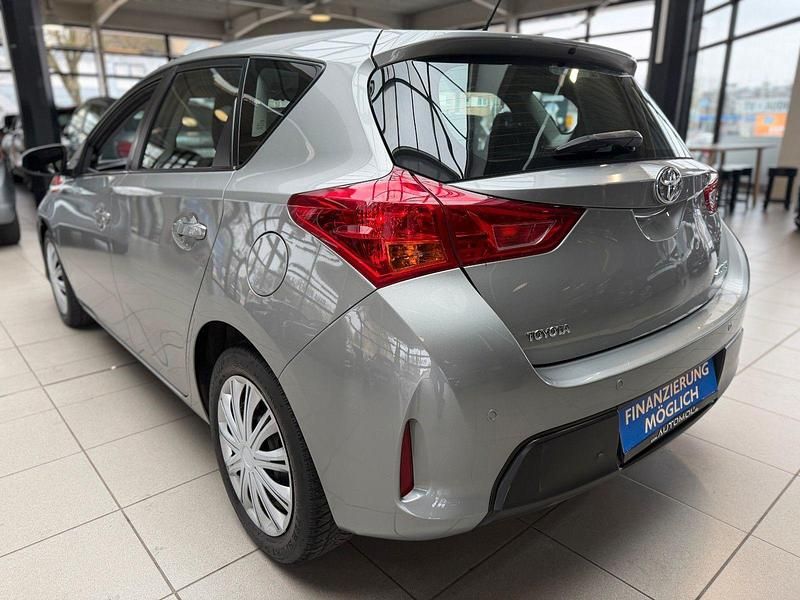 Gebraucht Toyota Auris Cool 99 PS (72 kW) 2015 Grau Kleinwagen