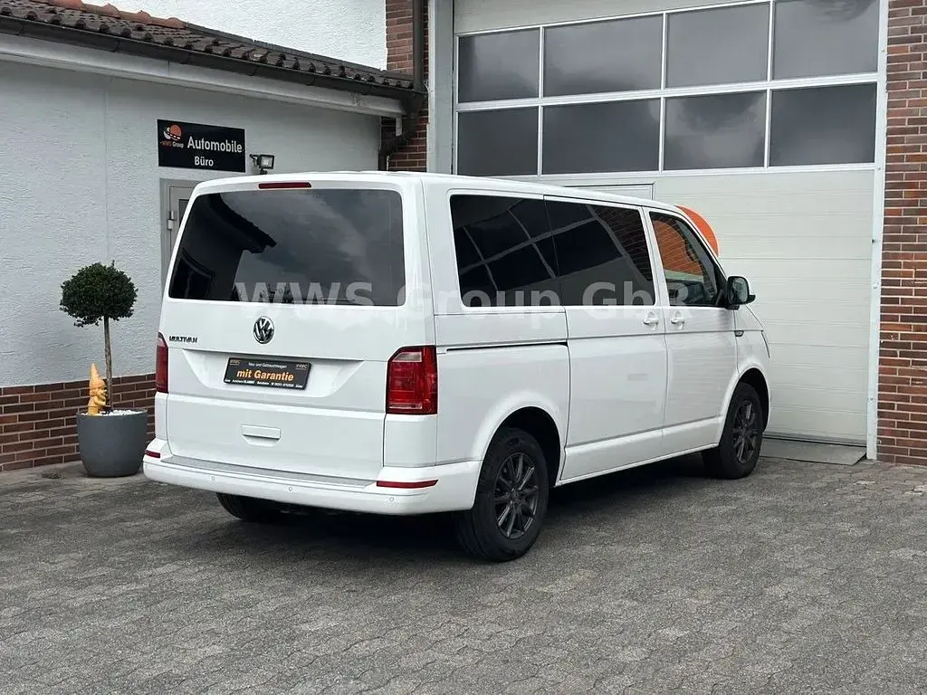 Gebraucht VW Multivan Trendline 150 PS (110 kW) 2018 Weiß Van / Kleinbus