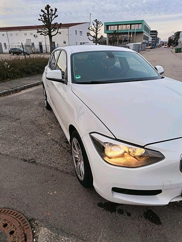 Gebraucht BMW 116 136 PS (100 kW) 2011 Weiß Kleinwagen