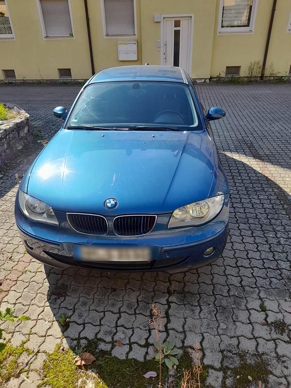 Blau Gebraucht 2006 BMW 116 Kleinwagen | 2.200 € - Bild 1/4