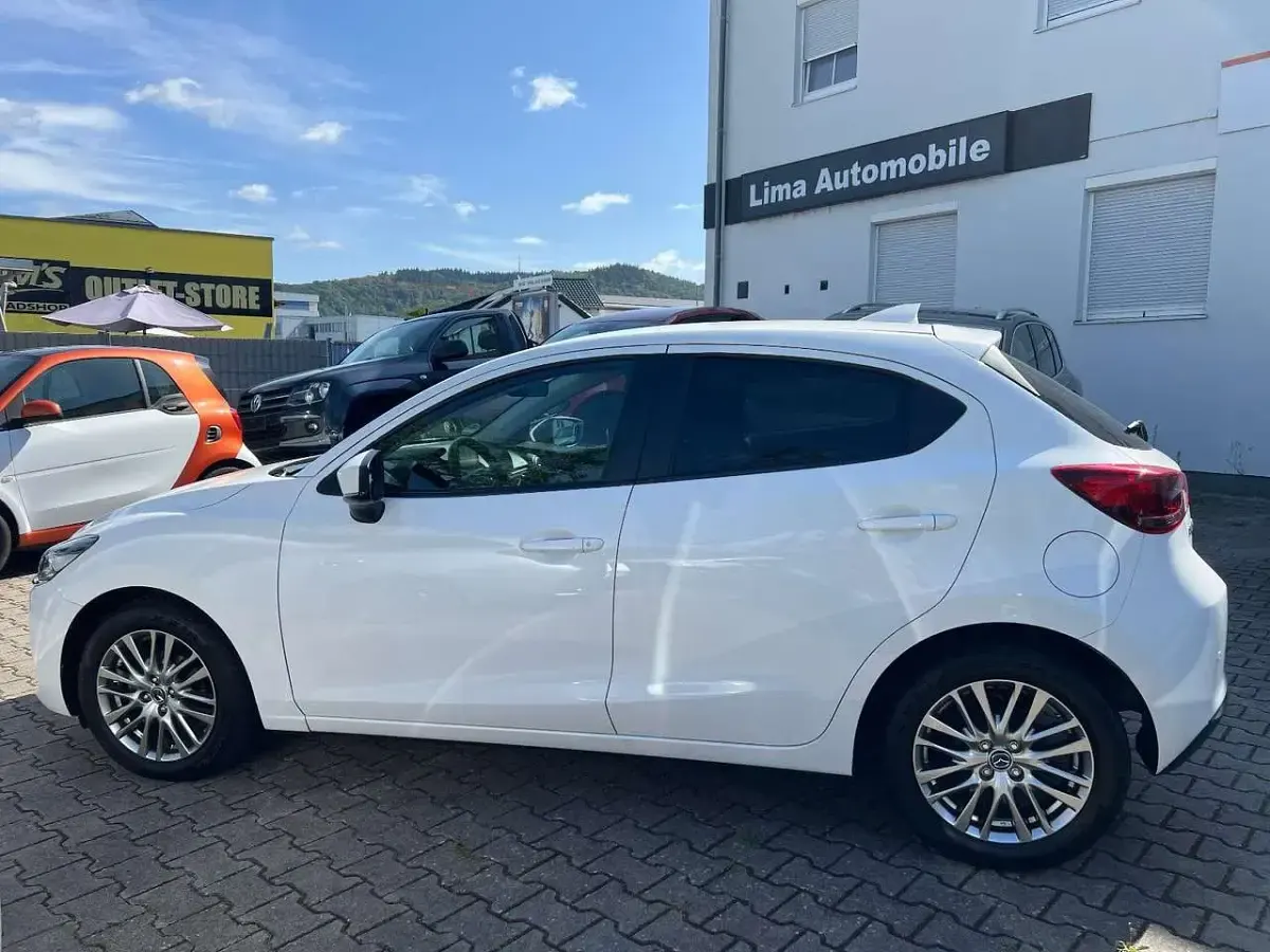 Gebraucht Mazda 2 Kizoku 90 PS (66 kW) 2021 Weiß Kleinwagen