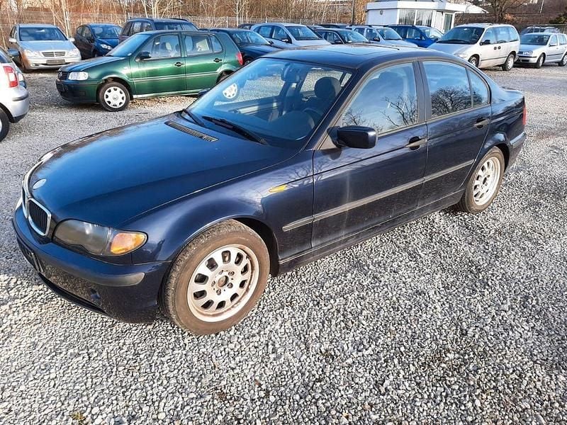 Second-hand BMW 316 116 CP (85 kW) 2004 Albastru Berlinǎ