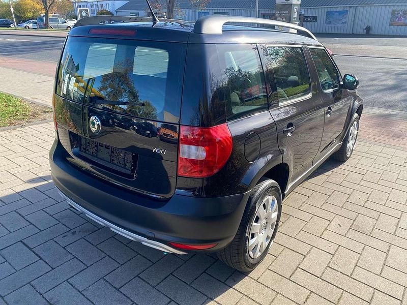 Gebraucht Skoda Yeti 105 PS (77 kW) 2012 Schwarzmagic perleffekt SUV