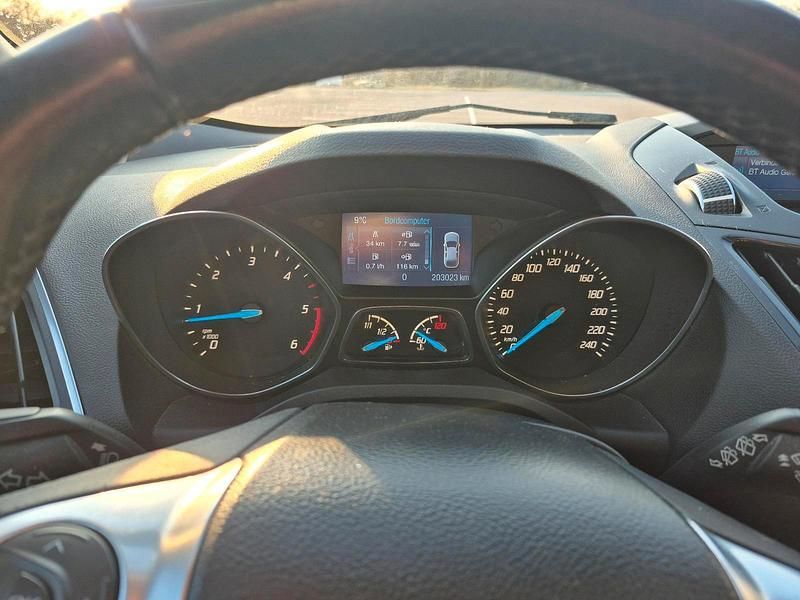 Gebraucht Ford Kuga 140 PS (102 kW) 2013 Grau SUV