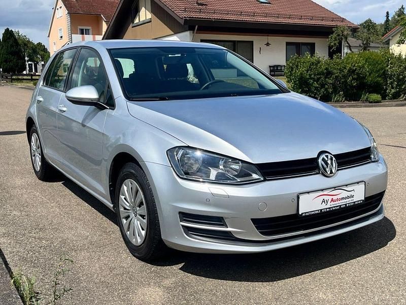 Silber Gebraucht 2014 VW Golf VII Trendline Limousine | 11.299 € (Fairer Preis) - Bild 1/4