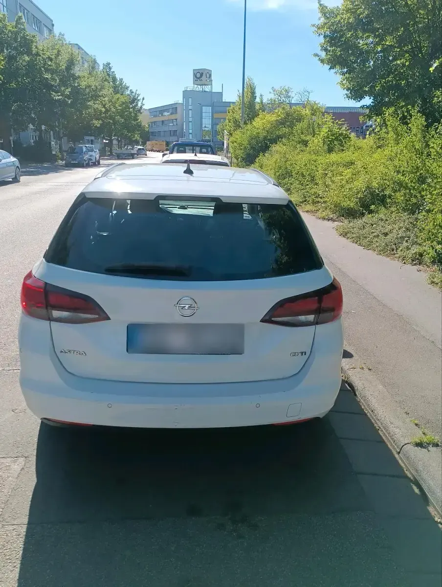 Gebraucht Opel Astra 103 PS (75 kW) 2017 Weiß Kombi