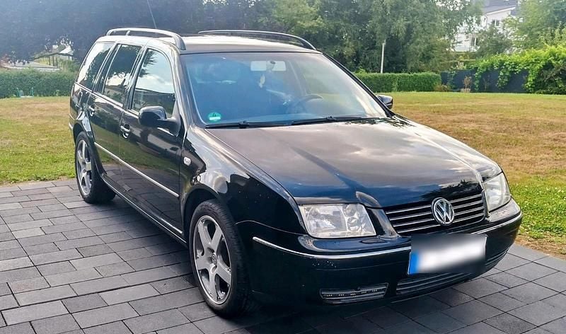 Schwarz Gebraucht 2004 VW Bora Limousine | 4.500 € - Bild 1/4