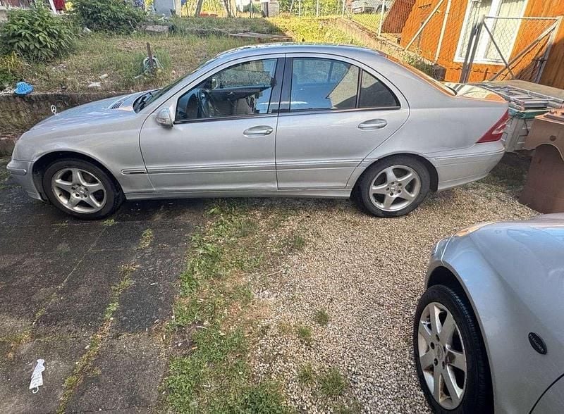 Gebraucht 2002 Mercedes C180 Avantgarde Kombi | 1.800 € (Guter Preis) - Bild 1/4