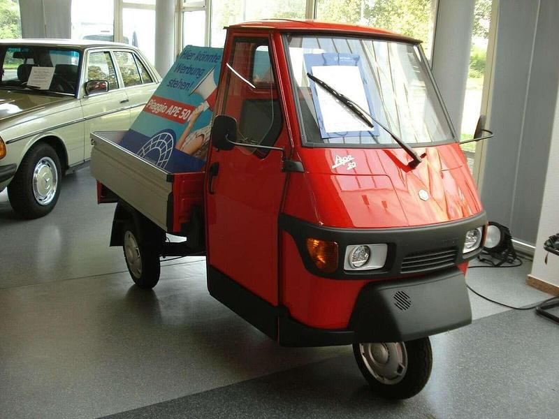 Rot Neu 2024 Piaggio APE Van / Kleinbus | 7.770 € - Bild 1/4