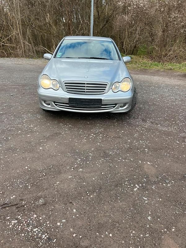 Gebraucht Mercedes C180 143 PS (105 kW) 2007 Silber Limousine