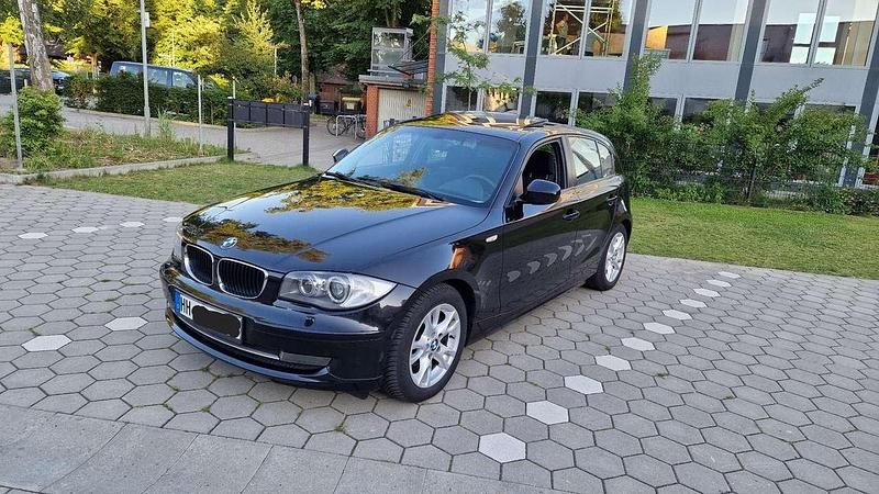 Schwarz Gebraucht 2009 BMW 116 Kleinwagen | 4.999 € (Etwas zu teuer) - Bild 1/4