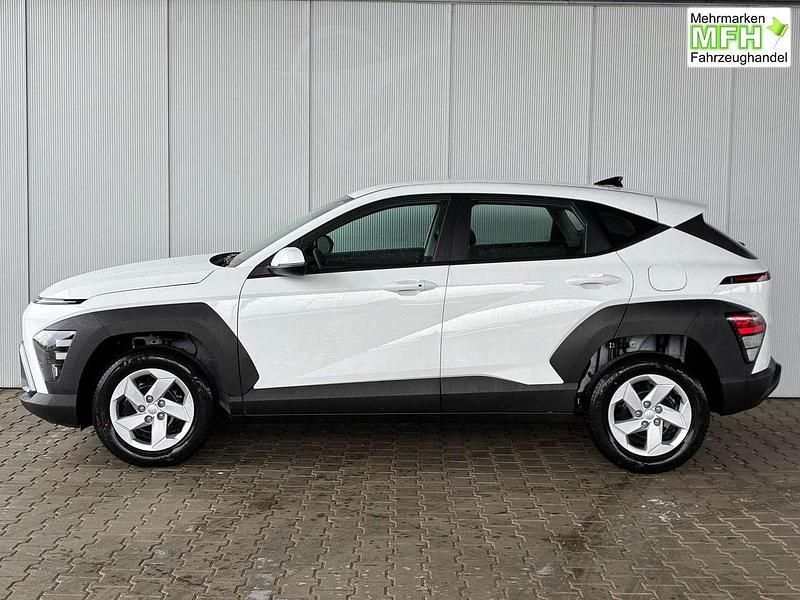 Neu Hyundai Kona Comfort 101 PS (74 kW) 2025 Atlas white SUV