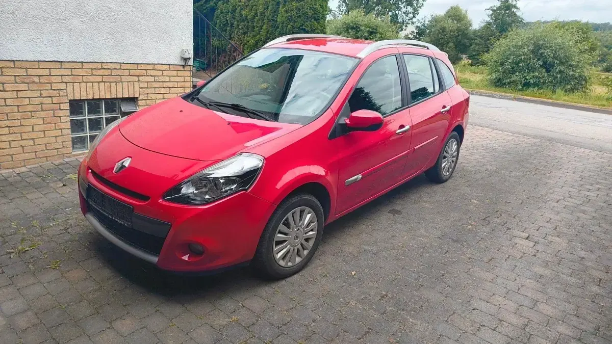 Gebraucht Renault Clio GrandTour 75 PS (55 kW) 2010 Rot Kombi