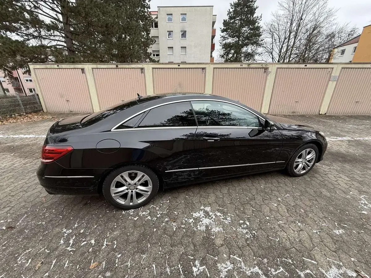 Second-hand Mercedes E200 184 CP (135 kW) 2014 Negru Coupe