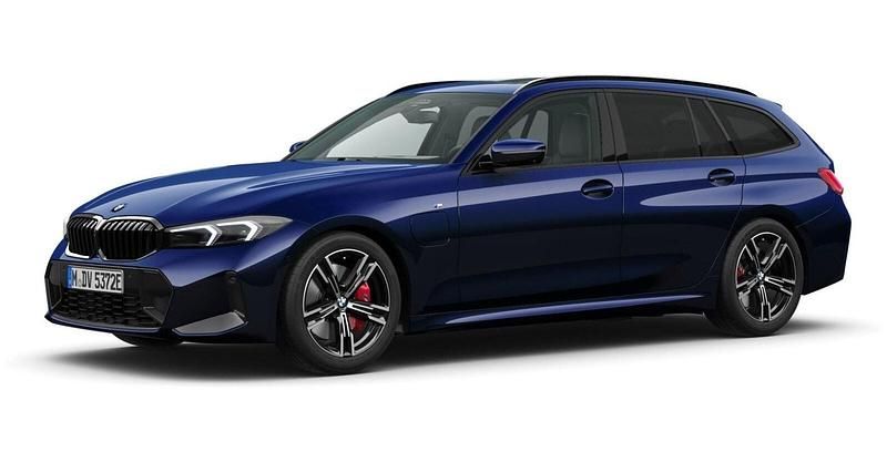 Blau Gebraucht 2024 BMW 330e Comfort Edition Kombi | 52.149 € - Bild 1/4