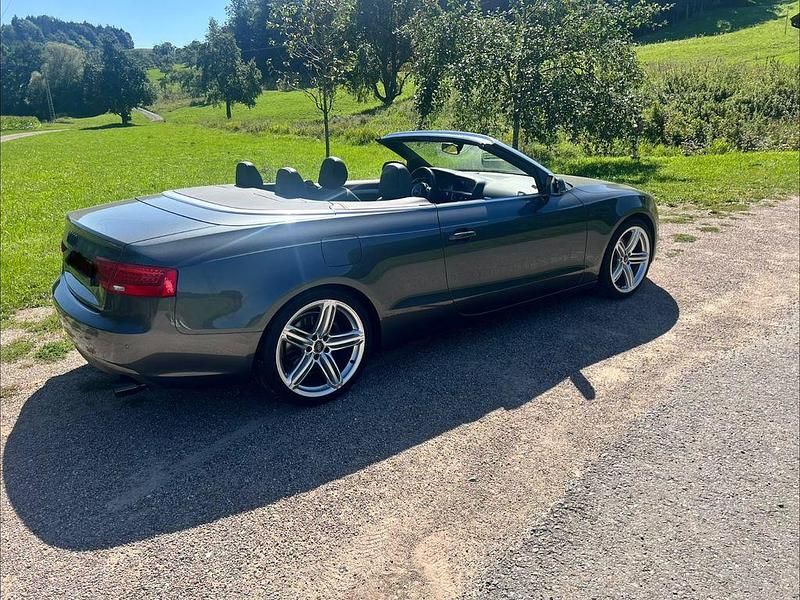 Gebraucht Audi A5 Cabriolet Sport 211 PS (155 kW) 2012 Grau Cabrio