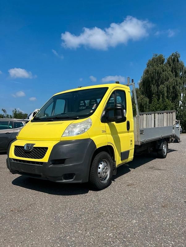 Gelb Gebraucht 2010 Peugeot Boxer Van | 5.499 € (Fairer Preis) - Bild 1/4