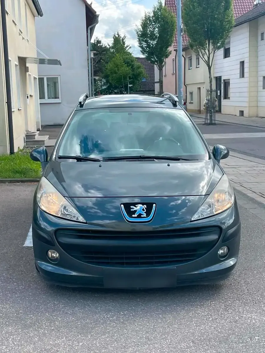 Gebraucht Peugeot 207 118 PS (86 kW) 2010 Grau Kombi