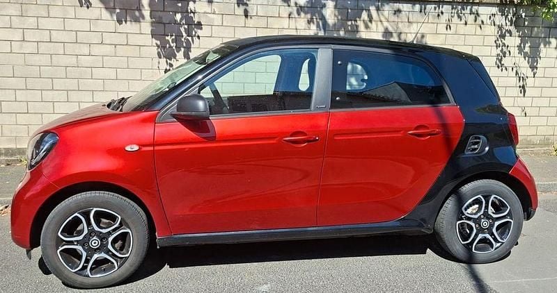 Second-hand Smart ForFour Passion 90 CP (66 kW) 2016 Roșu Hatchback