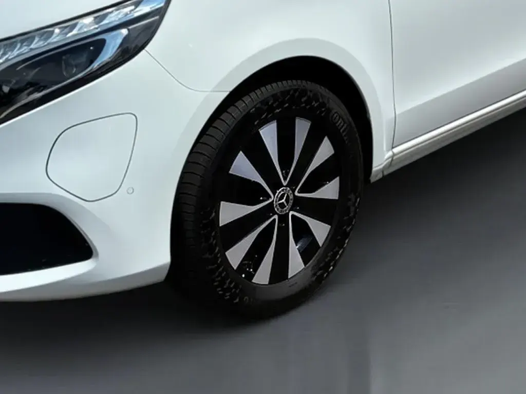 Gebraucht Mercedes EQV300 Avantgarde 150 kW (204 PS) 2021 Weiß Van / Kleinbus