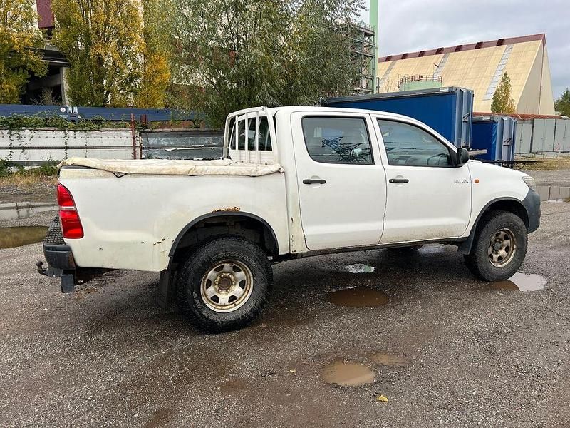 Gebraucht Toyota HiLux 144 PS (105 kW) 2013 Weiß Abholung