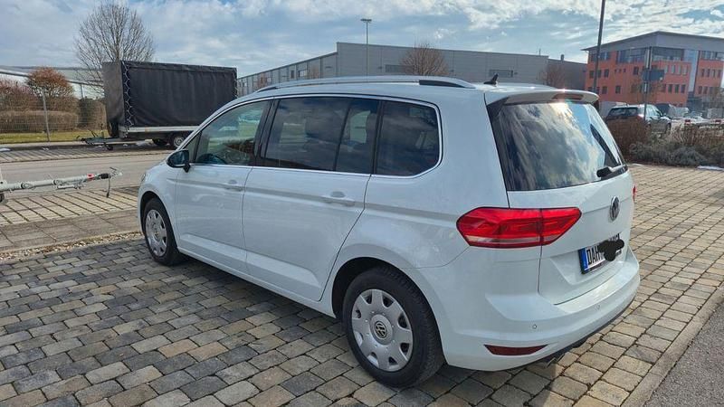 Gebraucht VW Touran Highline 190 PS (139 kW) 2018 Weiß Van / Kleinbus