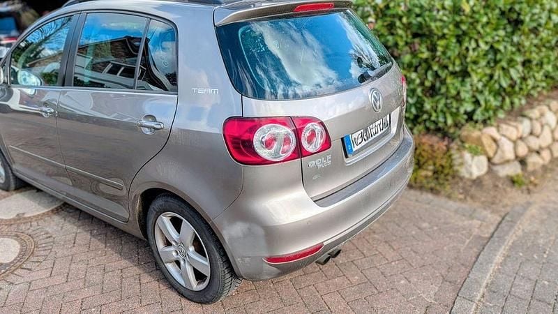 Gebraucht VW Golf Plus Cross Team 122 PS (89 kW) 2010 Beige Van / Kleinbus
