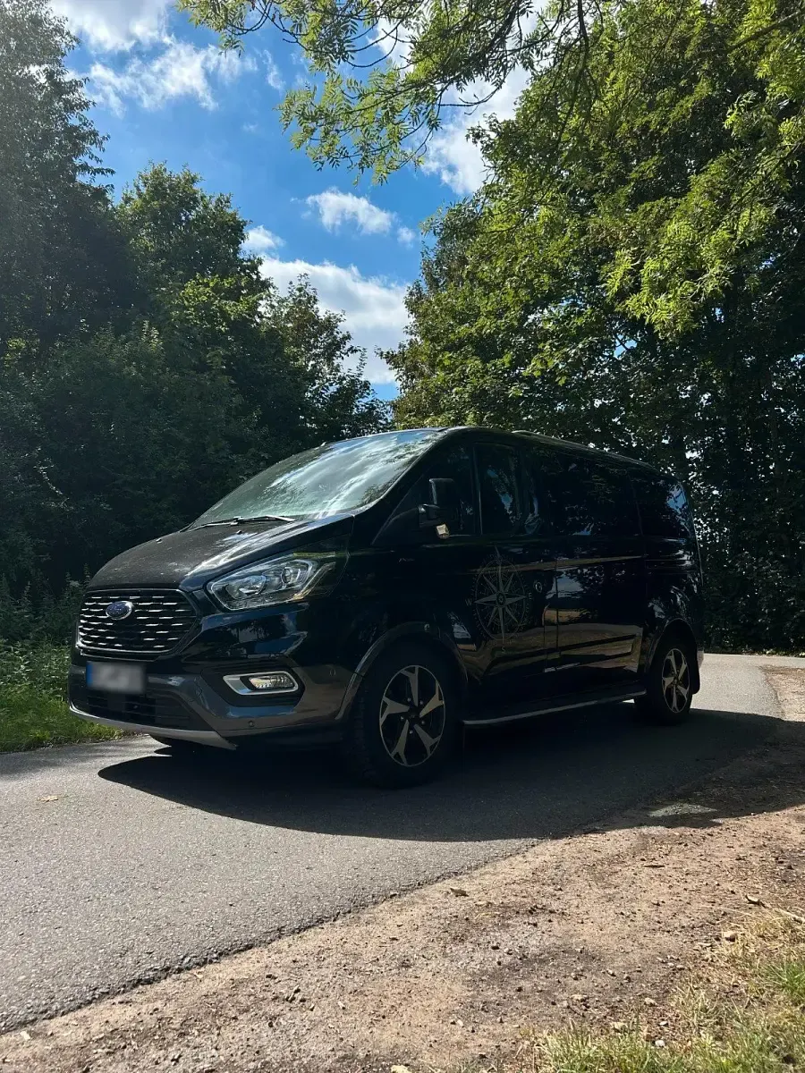 Gebraucht Ford Tourneo Custom 170 PS (125 kW) 2023 Schwarz Van