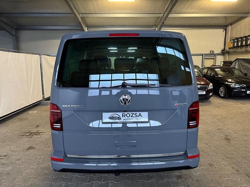 Usata VW Multivan 204 CV (150 kW) 2021 Grigio Monovolume