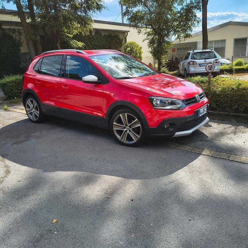 Rot Gebraucht 2011 VW Polo Cross Kleinwagen | 8.300 € (Fairer Preis) - Bild 1/4