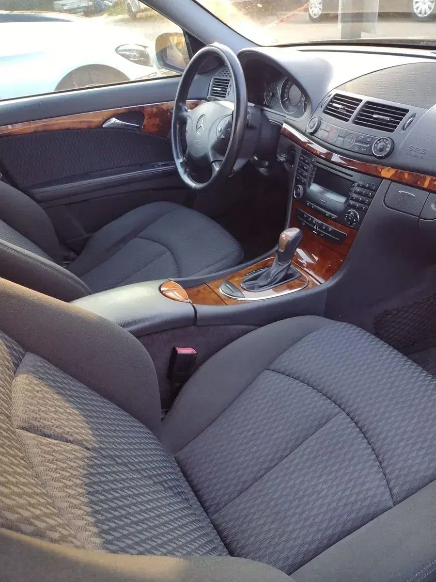 Brugt Mercedes E220 Elegance 150 HK (110 kW) 2004 Sort Sedan