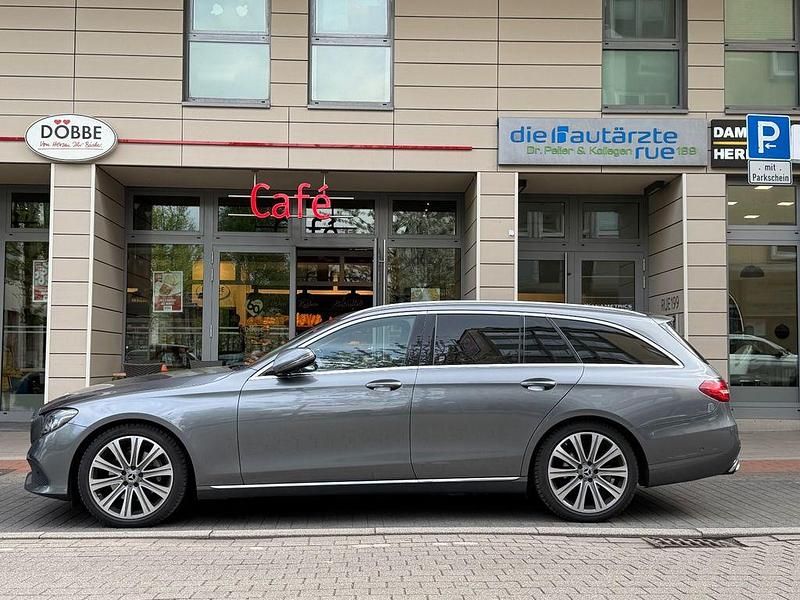 Gebraucht Mercedes E300 245 PS (180 kW) 2018 Grau Kombi