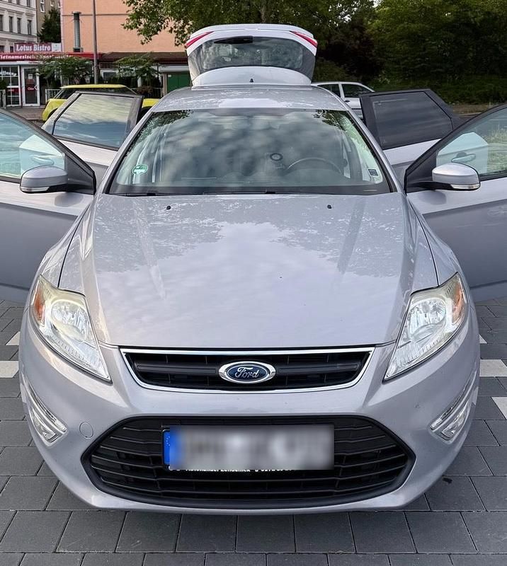 Grau Gebraucht 2011 Ford Mondeo Kombi | 6.600 € (Teuer) - Bild 1/4