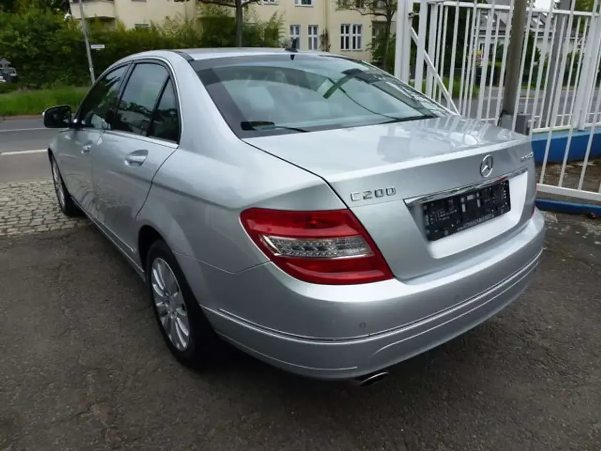 Gebraucht Mercedes C200 Elegance 184 PS (135 kW) 2008 Silber Limousine