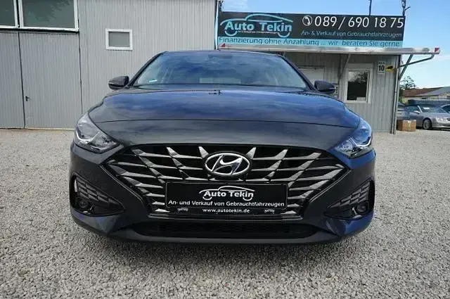 Gebraucht Hyundai i30 Intro Edition 160 PS (117 kW) 2021 Grau Limousine