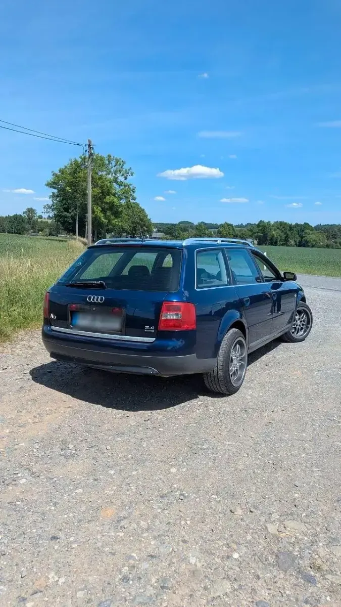 Gebraucht Audi A6 Comfort 170 PS (125 kW) 1999 Blau Kombi
