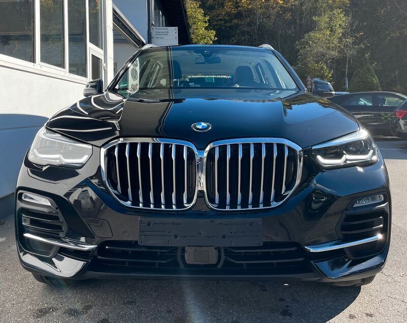 Gebraucht BMW X5 Sport Line 265 PS (194 kW) 2020 Black sapphire metallic SUV