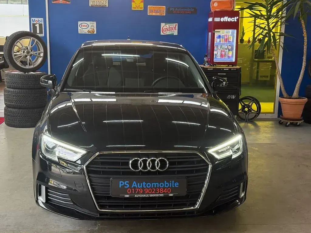 Gebraucht Audi A3 Sport 116 PS (85 kW) 2017 Schwarz Limousine